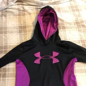 Girls small Under armor sweatshirt